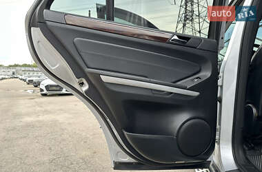 Внедорожник / Кроссовер Mercedes-Benz M-Class 2010 в 