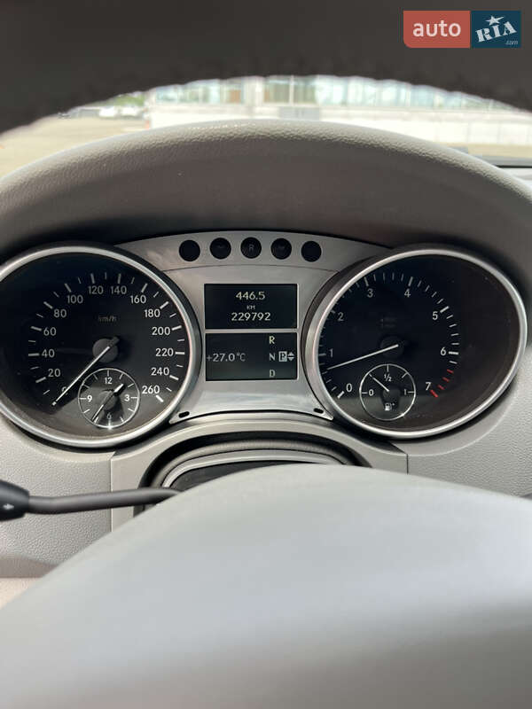 Внедорожник / Кроссовер Mercedes-Benz M-Class 2009 в Киеве