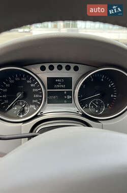 Внедорожник / Кроссовер Mercedes-Benz M-Class 2009 в 