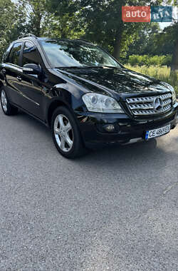 Внедорожник / Кроссовер Mercedes-Benz M-Class 2006 в 