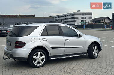 Внедорожник / Кроссовер Mercedes-Benz M-Class 2005 в 