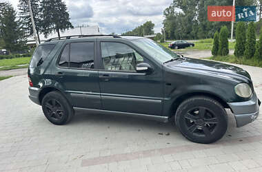 Внедорожник / Кроссовер Mercedes-Benz M-Class 2001 в 
