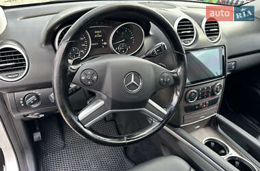 Внедорожник / Кроссовер Mercedes-Benz M-Class 2010 в 