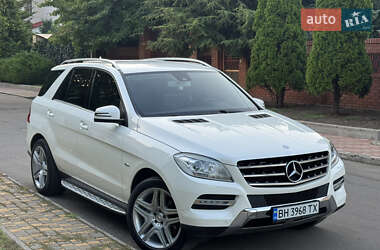Внедорожник / Кроссовер Mercedes-Benz M-Class 2011 в 