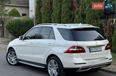 Внедорожник / Кроссовер Mercedes-Benz M-Class 2011 в 