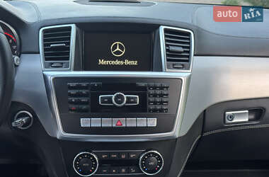 Внедорожник / Кроссовер Mercedes-Benz M-Class 2011 в 