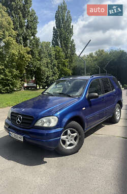 Внедорожник / Кроссовер Mercedes-Benz M-Class 2000 в Луцке