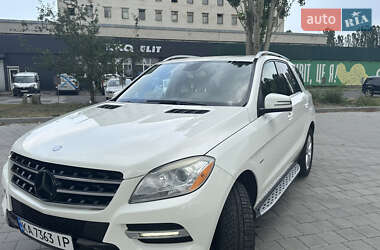 Внедорожник / Кроссовер Mercedes-Benz M-Class 2011 в 
