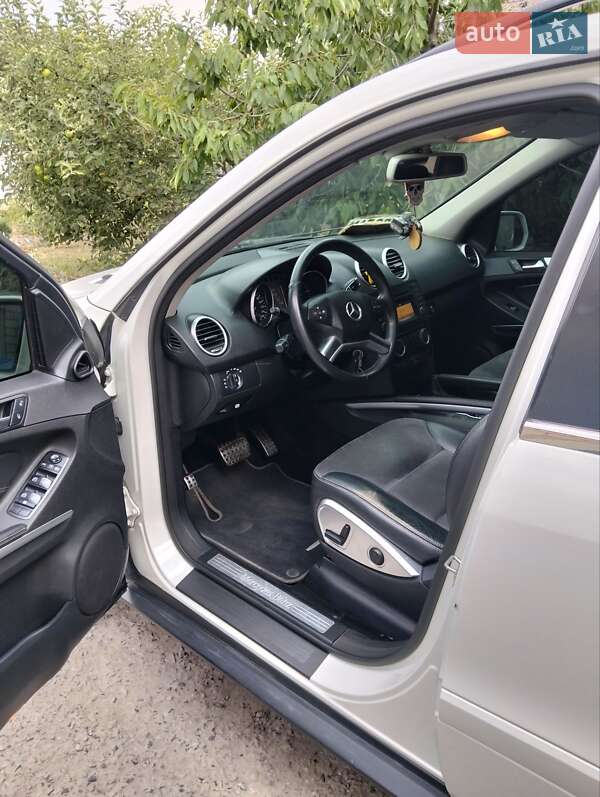 Внедорожник / Кроссовер Mercedes-Benz M-Class 2009 в Верховец