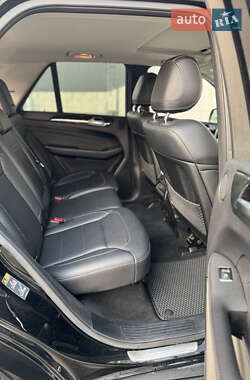 Внедорожник / Кроссовер Mercedes-Benz M-Class 2015 в 