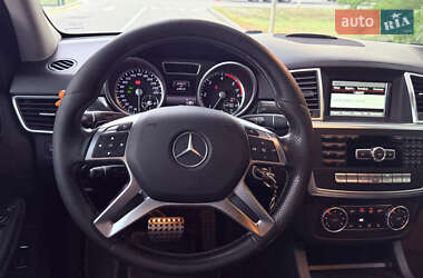 Внедорожник / Кроссовер Mercedes-Benz M-Class 2015 в 