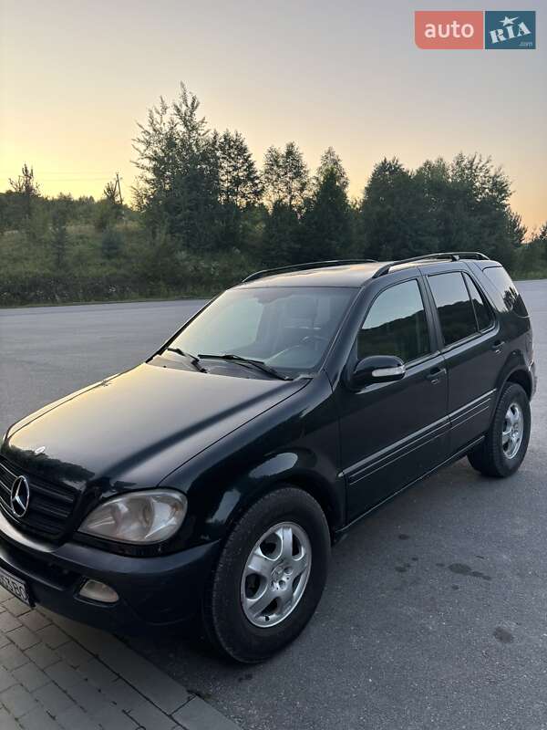 Mercedes-Benz M-Class 2001