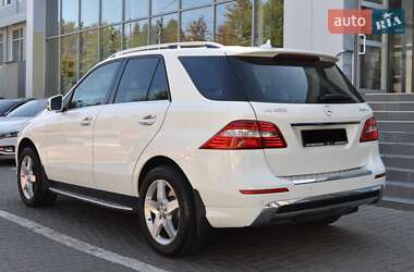Внедорожник / Кроссовер Mercedes-Benz M-Class 2013 в 