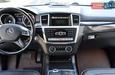 Внедорожник / Кроссовер Mercedes-Benz M-Class 2013 в 