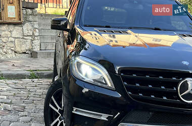 Позашляховик / Кросовер Mercedes-Benz M-Class 2015 в 