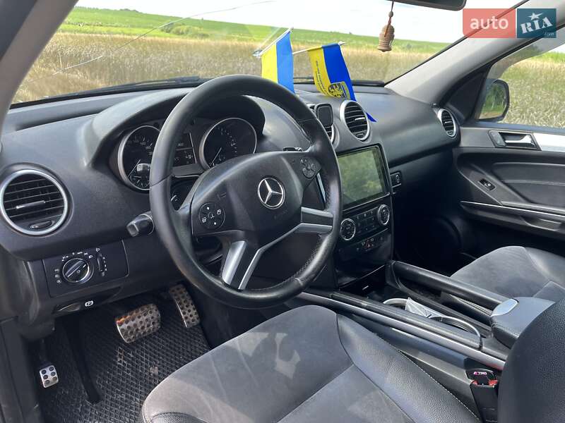 Внедорожник / Кроссовер Mercedes-Benz M-Class 2008 в Ровно