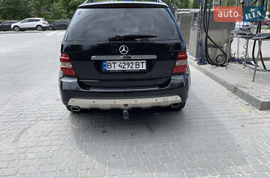 Внедорожник / Кроссовер Mercedes-Benz M-Class 2006 в 