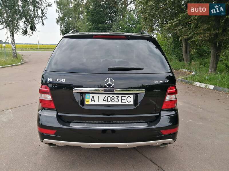 Позашляховик / Кросовер Mercedes-Benz M-Class 2010 в Шостці