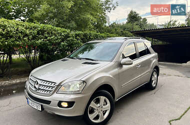 Внедорожник / Кроссовер Mercedes-Benz M-Class 2006 в 