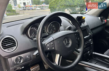 Внедорожник / Кроссовер Mercedes-Benz M-Class 2006 в 
