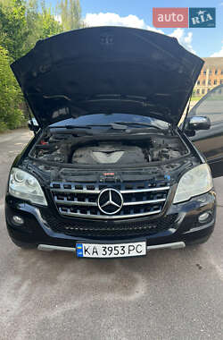Внедорожник / Кроссовер Mercedes-Benz M-Class 2009 в 