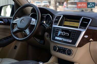 Внедорожник / Кроссовер Mercedes-Benz M-Class 2012 в 