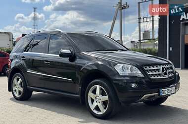 Позашляховик / Кросовер Mercedes-Benz M-Class 2009 в 