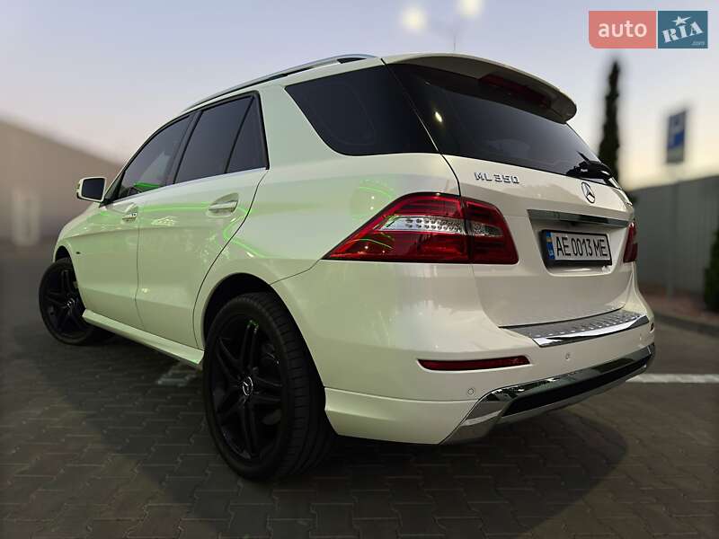 Внедорожник / Кроссовер Mercedes-Benz M-Class 2012 в Одессе