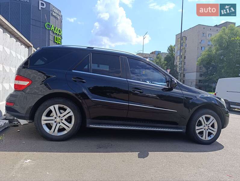 Mercedes-Benz M-Class 2009