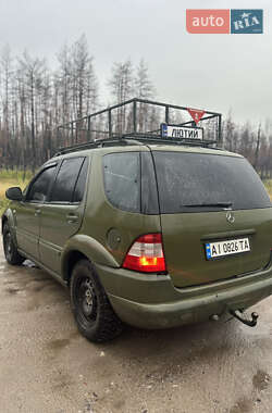 Внедорожник / Кроссовер Mercedes-Benz M-Class 2000 в 