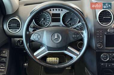 Внедорожник / Кроссовер Mercedes-Benz M-Class 2010 в 