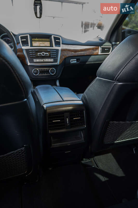 Внедорожник / Кроссовер Mercedes-Benz M-Class 2011 в Болехове