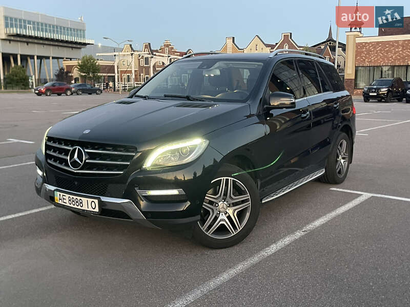 Внедорожник / Кроссовер Mercedes-Benz M-Class 2013 в Киеве