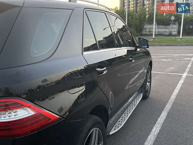 Внедорожник / Кроссовер Mercedes-Benz M-Class 2013 в Киеве