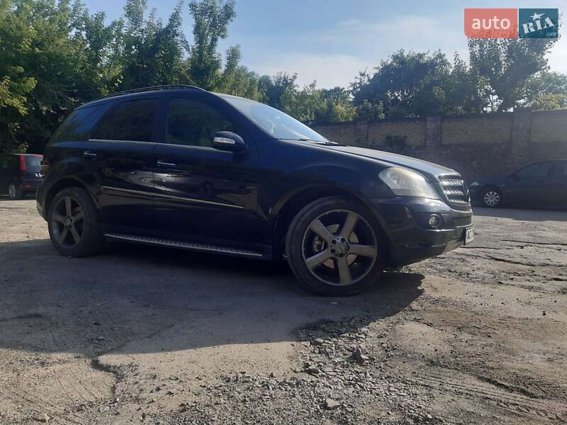 Mercedes-Benz M-Class 2008
