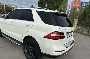 Внедорожник / Кроссовер Mercedes-Benz M-Class 2012 в 