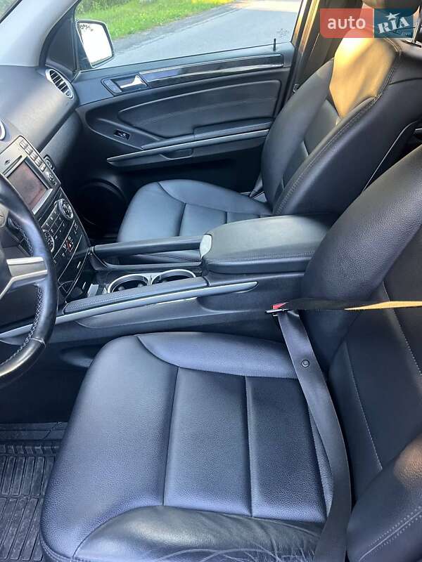 Позашляховик / Кросовер Mercedes-Benz M-Class 2011 в Бурштині