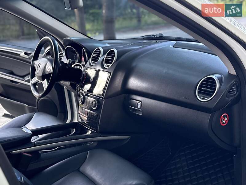 Внедорожник / Кроссовер Mercedes-Benz M-Class 2009 в Львове