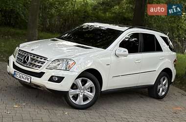 Внедорожник / Кроссовер Mercedes-Benz M-Class 2009 в 
