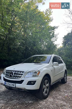 Внедорожник / Кроссовер Mercedes-Benz M-Class 2011 в 