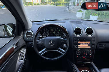 Внедорожник / Кроссовер Mercedes-Benz M-Class 2010 в 