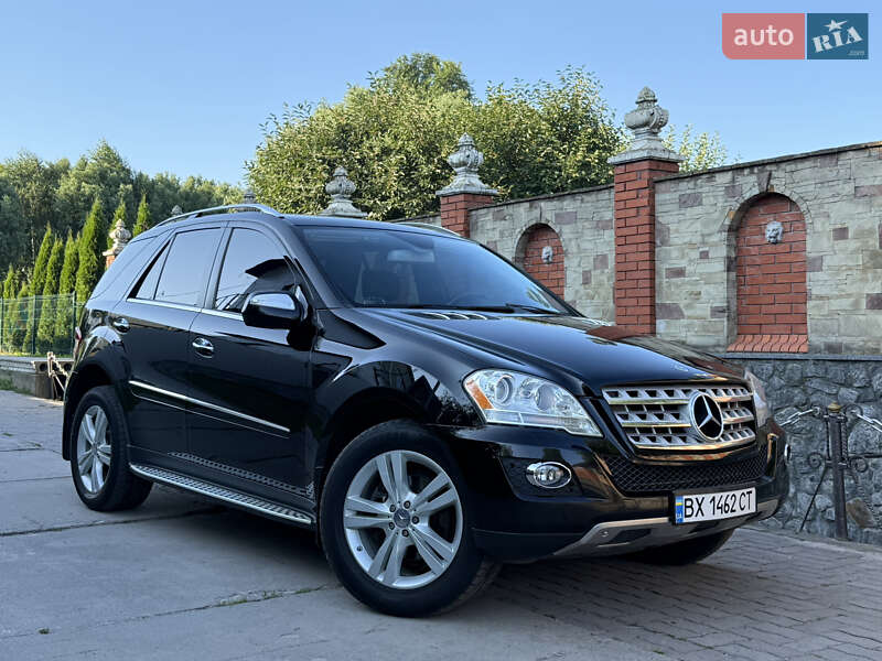 Внедорожник / Кроссовер Mercedes-Benz M-Class 2010 в 
