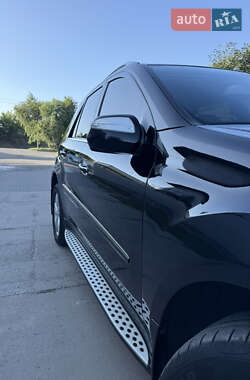 Внедорожник / Кроссовер Mercedes-Benz M-Class 2010 в 