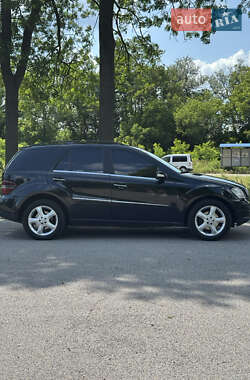 Внедорожник / Кроссовер Mercedes-Benz M-Class 2006 в 
