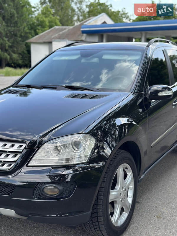 Внедорожник / Кроссовер Mercedes-Benz M-Class 2006 в Черновцах