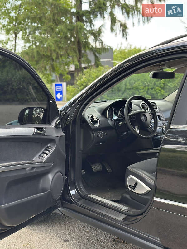 Внедорожник / Кроссовер Mercedes-Benz M-Class 2006 в Черновцах