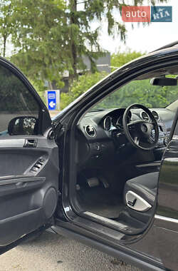 Внедорожник / Кроссовер Mercedes-Benz M-Class 2006 в 