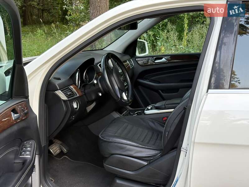 Внедорожник / Кроссовер Mercedes-Benz M-Class 2012 в Буче