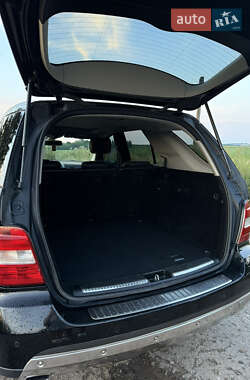 Внедорожник / Кроссовер Mercedes-Benz M-Class 2006 в 