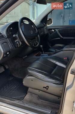Внедорожник / Кроссовер Mercedes-Benz M-Class 2001 в 